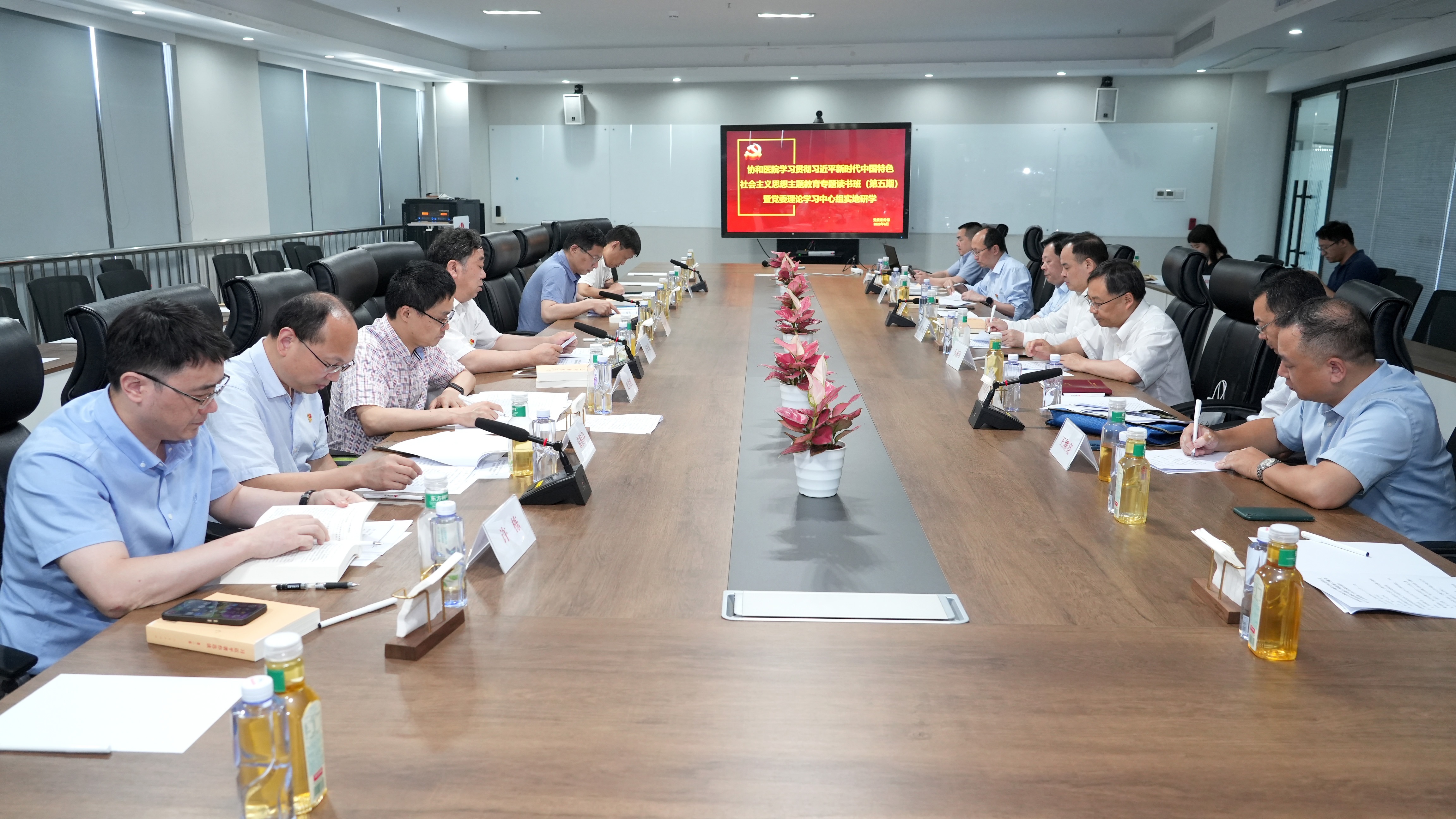 【主题教育】沿着总书记的足迹：走进华工科技 聚焦新时代人才强国战略